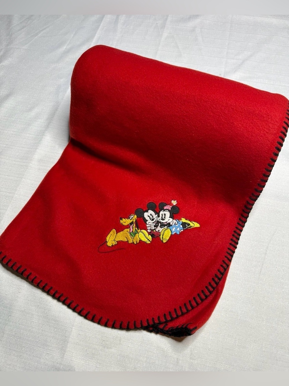 Disney Parks Kids Mickey & Minnie Souvenir Fleece Throw Blanket Red NWOT